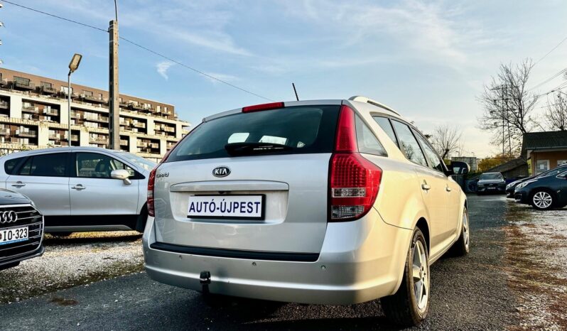 KIA CEE’D SW 1.6 TX EURO5 VEZ.SZ.KÖNYV-DIGITKLIMA-NAVI-TOL.KAMERA-ÜLÉSFŰTÉS-SÉR.MENTES !! teljes