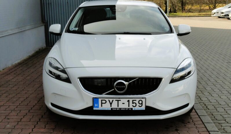 VOLVO V40 2.0 D [D3] Momentum NAVI-ÜLÉSFŰTÉS-KAMERA-Mo-i-84eKm-1 ÉV GARANCIÁVAL!! teljes