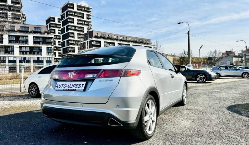 HONDA CIVIC 1.8 Executive VEZ. SZ.KÖNYV-PANORÁMATETŐ-TEMPOMAT-XENON-KITŰNŐ ÁLLAPOT!! teljes