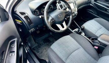 KIA CEE’D SW 1.6 TX EURO5 VEZ.SZ.KÖNYV-DIGITKLIMA-NAVI-TOL.KAMERA-ÜLÉSFŰTÉS-SÉR.MENTES !! teljes