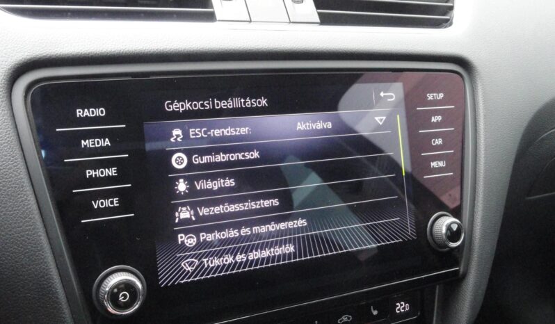 SKODA OCTAVIA Combi 1.4 TSI Style DSG TEMPOMAT-ÜLÉSFŰTÉS-PANORÁMATETŐ-Mo-i-1 ÉV GARANCIÁVAL! teljes