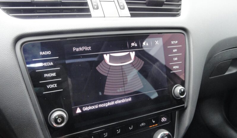 SKODA OCTAVIA Combi 1.4 TSI Style DSG TEMPOMAT-ÜLÉSFŰTÉS-PANORÁMATETŐ-Mo-i-1 ÉV GARANCIÁVAL! teljes