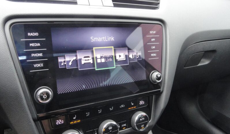 SKODA OCTAVIA Combi 1.4 TSI Style DSG TEMPOMAT-ÜLÉSFŰTÉS-PANORÁMATETŐ-Mo-i-1 ÉV GARANCIÁVAL! teljes