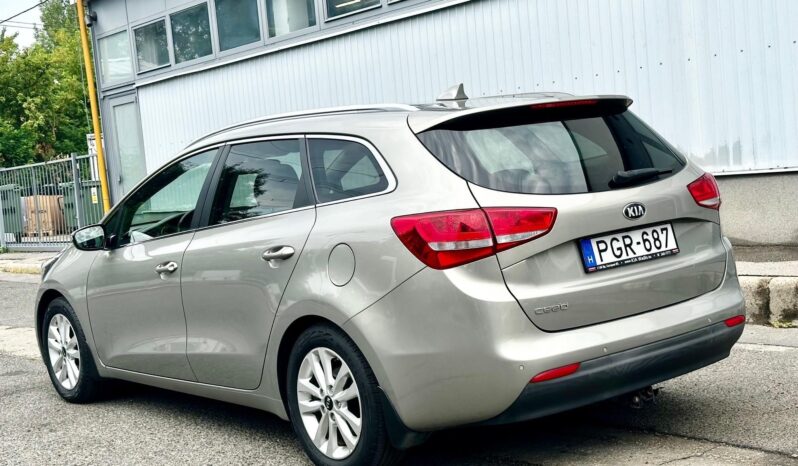 KIA CEE’D SW 1.6 GDI EX Prémium MAGYAR-EGY TULAJ-NAVIGÁCIÓ-KAMERA-FÉLBŐR BELSŐ! teljes