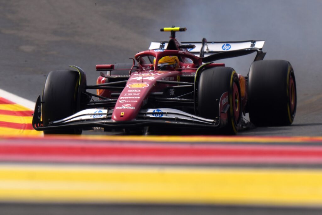 A saját futamát felejthetőnek, az esőszünetet feleslegesnek tartotta Lewis Hamilton a Forma-1-es Belga Nagydíj után. Osztja Max Verstappen álláspontját a hétszeres világbajnok.