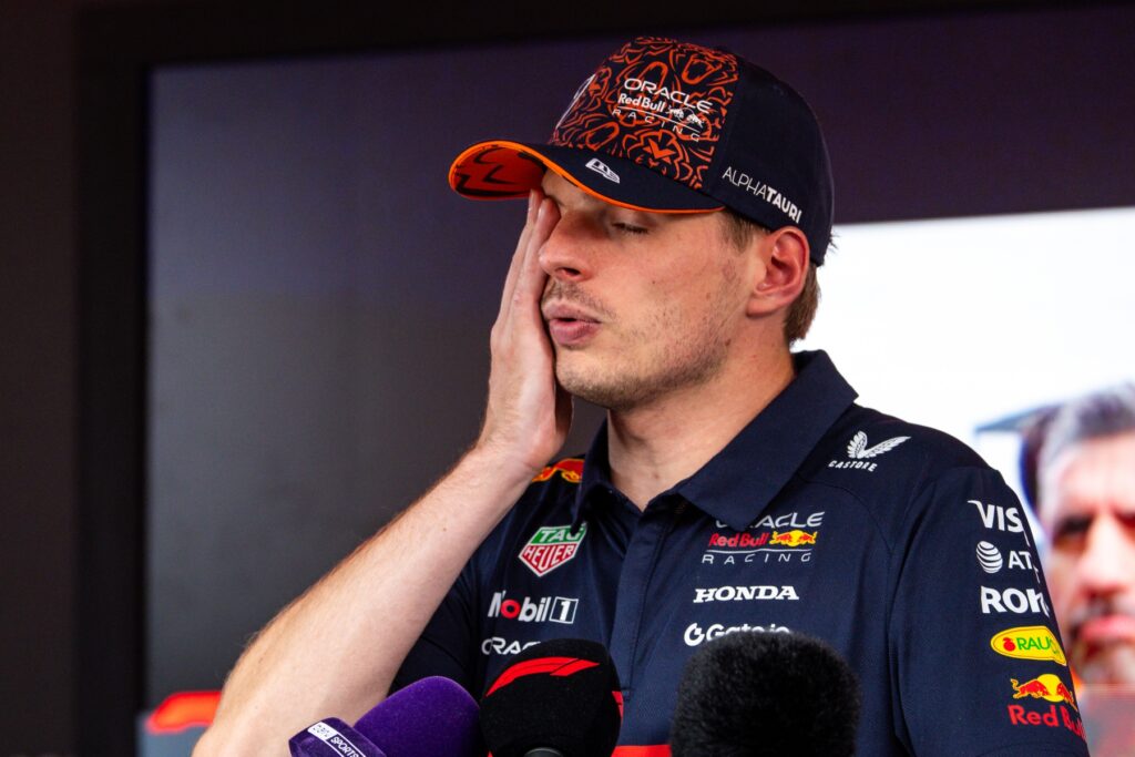 Kiverte a biztosítékot Max Verstappennél, hogy csúsztatták a Forma-1-es Belga Nagydíj rajtját. Szerinte keresztet vethetünk az esős futamokra.