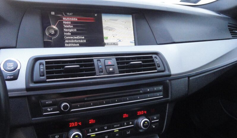 BMW 530d xDrive Touring (Automata) M-PACKET-BŐR-NAVI-F1-XENON-NAGYSZERVÍZ ELVÉGEZVE-221eKm!! teljes