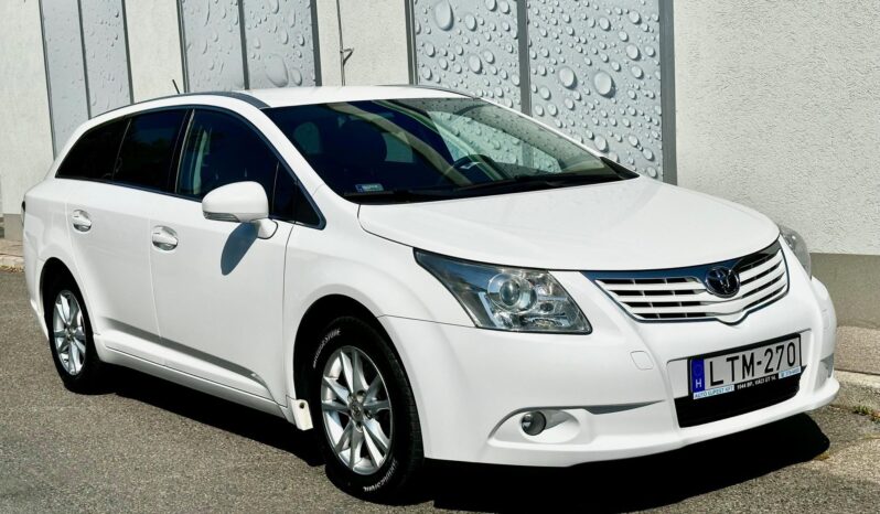 TOYOTA AVENSIS Wagon 2.0 D-4D Sol MAGYAR-KÉT TULAJ-KAMERA-NAVIGÁCIÓ teljes