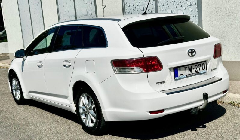 TOYOTA AVENSIS Wagon 2.0 D-4D Sol MAGYAR-KÉT TULAJ-KAMERA-NAVIGÁCIÓ teljes