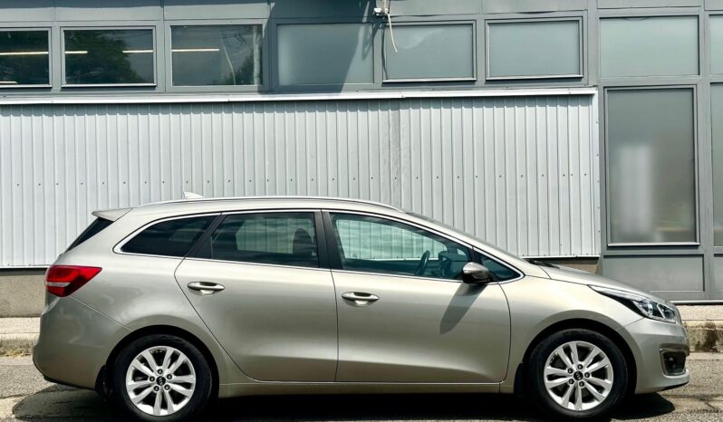 KIA CEE’D SW 1.6 GDI EX Prémium MAGYAR-EGY TULAJ-NAVIGÁCIÓ-KAMERA-FÉLBŐR BELSŐ! teljes