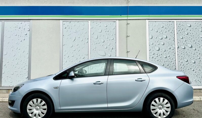 OPEL ASTRA J Sedan 1.6 Enjoy EURO6 MAGYAR-VEZ.SZ.KÖNYV-79eKM-KLIMA-TOLATÓRADAR-SÉR.MENTES ! teljes