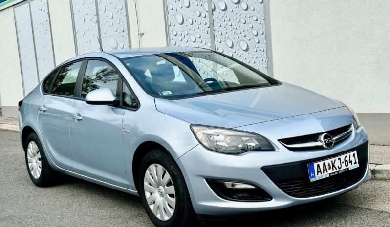 OPEL ASTRA J Sedan 1.6 Enjoy EURO6 MAGYAR-VEZ.SZ.KÖNYV-79eKM-KLIMA-TOLATÓRADAR-SÉR.MENTES ! teljes