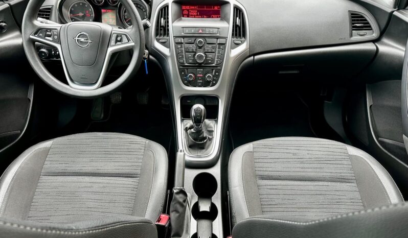 OPEL ASTRA J Sedan 1.6 Enjoy EURO6 MAGYAR-VEZ.SZ.KÖNYV-79eKM-KLIMA-TOLATÓRADAR-SÉR.MENTES ! teljes