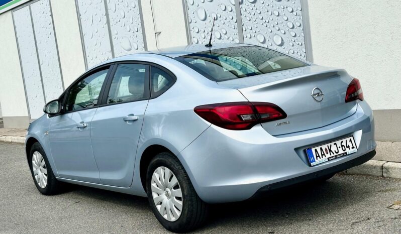 OPEL ASTRA J Sedan 1.6 Enjoy EURO6 MAGYAR-VEZ.SZ.KÖNYV-79eKM-KLIMA-TOLATÓRADAR-SÉR.MENTES ! teljes