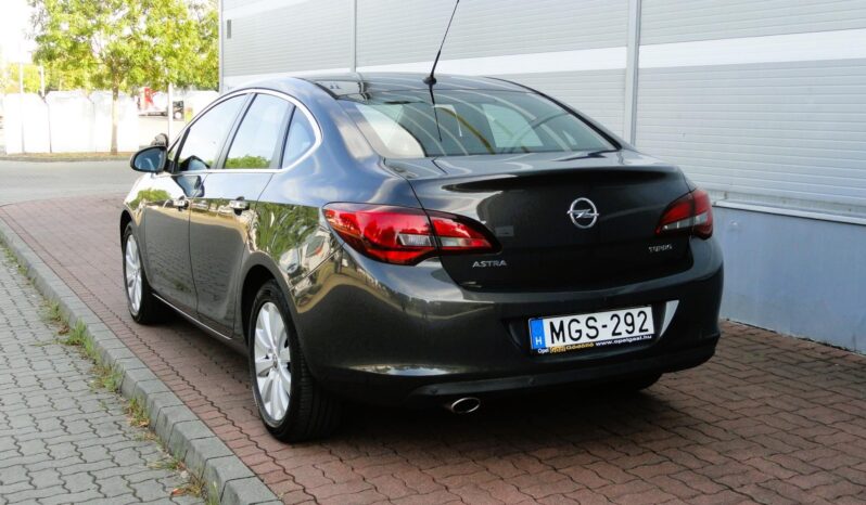 OPEL ASTRA J Sedan 1.6 T Cosmo (Automata) FÉLBŐR-TEMPOMAT-ÜLÉSFŰTÉS-XENON-Mo-i!! teljes