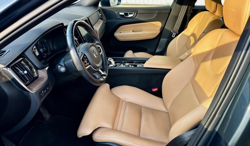 VOLVO XC60 2.0 [T8] Twin Engine Inscription AWD Geartronic MAGYAR-VEZ.SZ.KÖNYV-NAPFÉNYTETŐ-BÉZS BŐR-SZALON ÁLLAPOT-ÁFÁ-s !! teljes