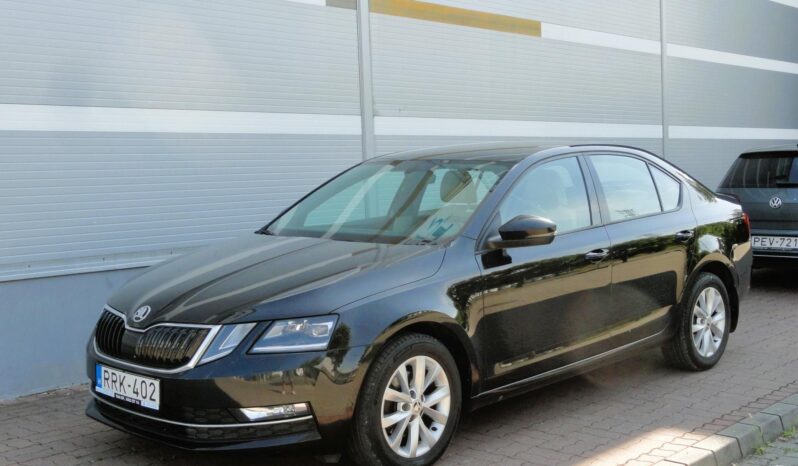 SKODA OCTAVIA 2.0 CR TDI SCR Style BEIGE BELSŐ-TEMPOMAT-LED-Mo-i-NAGYSZERVÍZ ELVÉGEZVE-1 ÉV GARANCIÁVAL!! teljes