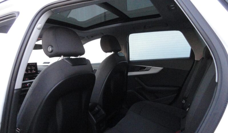 AUDI A4 Avant 40 TFSI S line S-tronic PANORÁMATETŐ-Mo-i-97eKm!! teljes