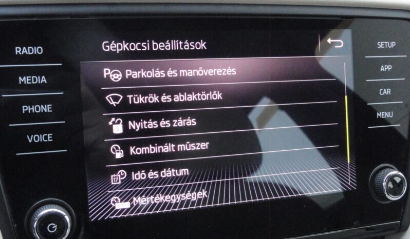 SKODA OCTAVIA 2.0 CR TDI SCR Style BEIGE BELSŐ-TEMPOMAT-LED-Mo-i-NAGYSZERVÍZ ELVÉGEZVE-1 ÉV GARANCIÁVAL!! teljes