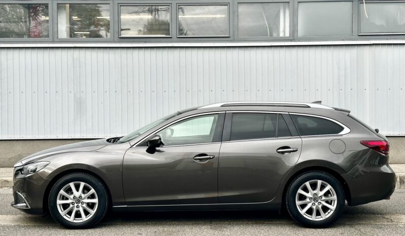 MAZDA 6 Sportkombi 2.2 CD Attraction MAGYAR-VEZ.SZ.KÖNYV-DIGIT KLIMA-PARKRADAR-ÜLÉSFŰTÉS !! teljes