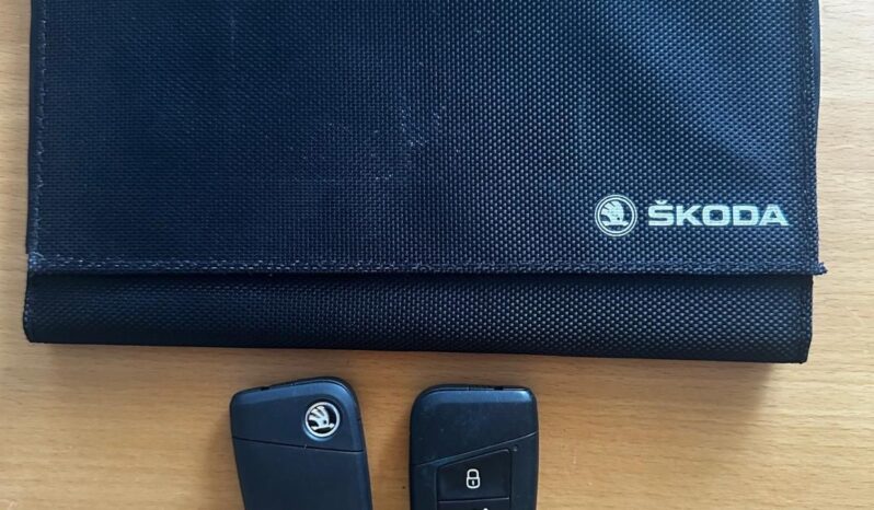 SKODA KAROQ 2.0 TDI SCR Style MAGYAR-VEZ.SZ.KÖNYV-93eKM-PARKRADAR-ÜLÉSFŰTÉS-GARANCIA! teljes