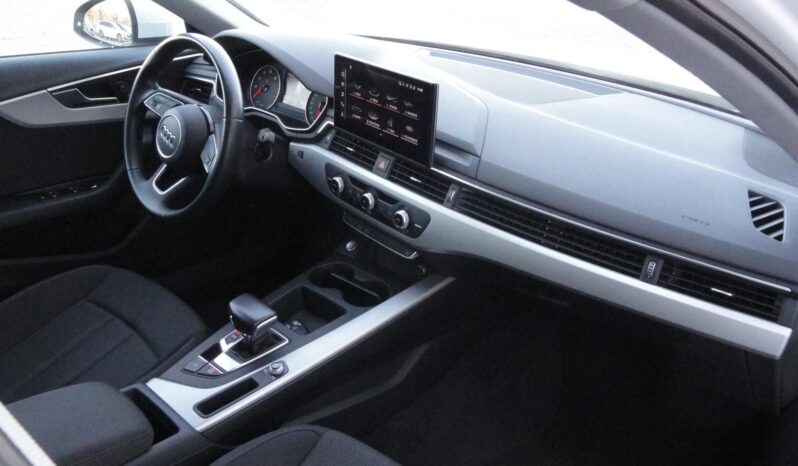 AUDI A4 Avant 40 TFSI S line S-tronic PANORÁMATETŐ-Mo-i 97e km!! teljes