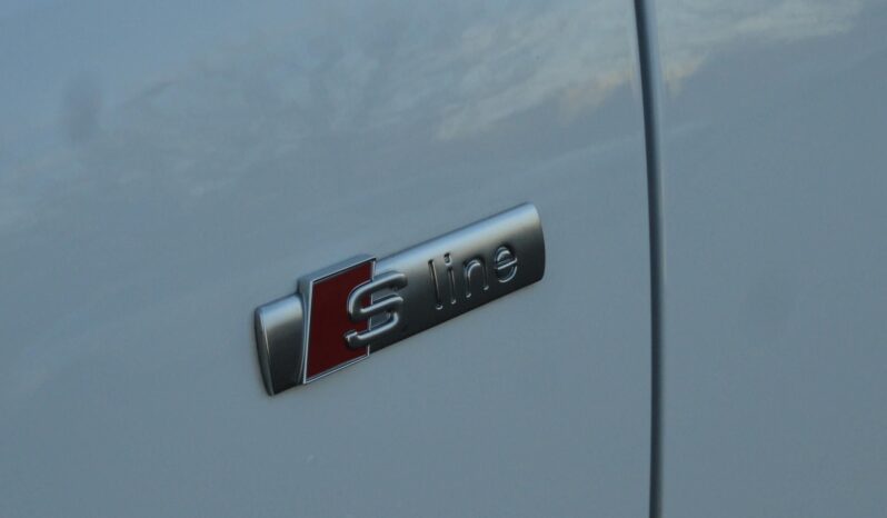 AUDI A4 Avant 40 TFSI S line S-tronic PANORÁMATETŐ-Mo-i 97e km!! teljes