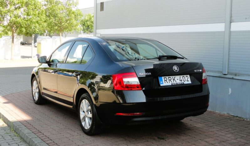 SKODA OCTAVIA 2.0 CR TDI SCR Style BEIGE BELSŐ-TEMPOMAT-LED-Mo-i-NAGYSZERVÍZ ELVÉGEZVE-1 ÉV GARANCIÁVAL!! teljes