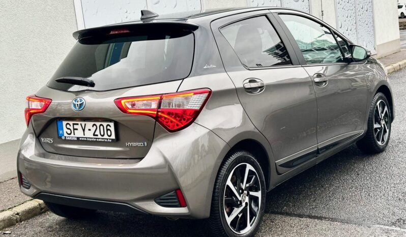 TOYOTA YARIS 1.5 VVT-i Hybrid Selection Smart Bronze e-CVT MAGYAR-VEZ.SZ.KÖNYV-34eKM-TOL.KAMERA-ÜLÉSFŰTÉS-ÚJSZERŰ ÁLLAPOT! teljes