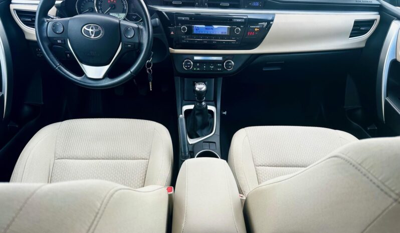 TOYOTA COROLLA Sedan 1.6 Lounge MAGYAR-VÉGIG MÁRKASZERVIZ-100eKM-2 TULAJDONOS-GARANCIA! teljes