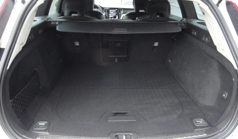 VOLVO V60 2.0 [B4] MHEV Momentum Pro Geartronic MAGYARORSZÁGI-61eKm-1 ÉV GARANCIÁVAL!! teljes