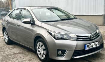 TOYOTA COROLLA Sedan 1.6 Lounge MAGYAR-VÉGIG MÁRKASZERVIZ-100eKM-2 TULAJDONOS-GARANCIA! teljes