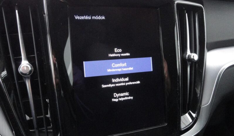 VOLVO V60 2.0 [B4] MHEV Momentum Pro Geartronic MAGYARORSZÁGI-61eKm-1 ÉV GARANCIÁVAL!! teljes