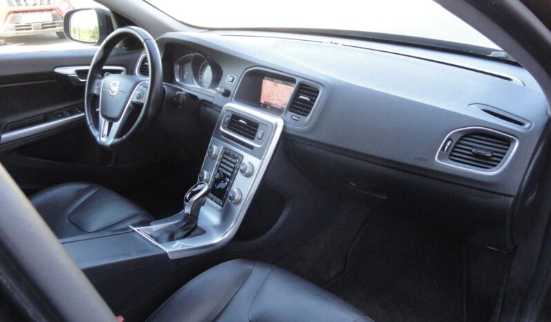 VOLVO S60 2.0 D [D2] Momentum Geartronic BŐR-TEMPOMAT-NAVI-126e Km-1 ÉV GARANCIÁVAL! teljes