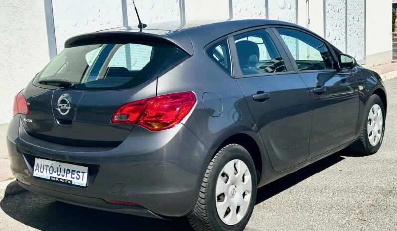 OPEL ASTRA J 1.6 Enjoy VEZ.SZERVIZKÖNYV-140eKM-KLIMA-TEMPOMAT-SÉRÜLÉSMENTES !! teljes