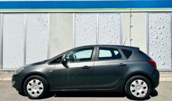 OPEL ASTRA J 1.6 Enjoy VEZ.SZERVIZKÖNYV-140eKM-KLIMA-TEMPOMAT-SÉRÜLÉSMENTES !! teljes