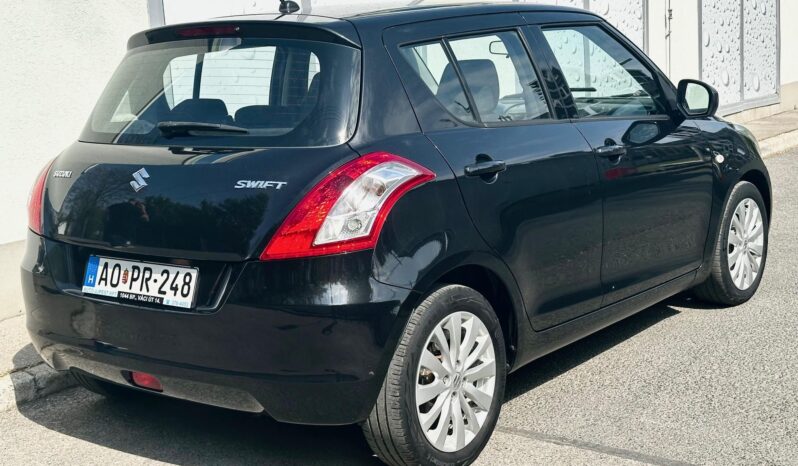 SUZUKI SWIFT 1.2 GLX AC ESP VEZ.SZ.KÖNYV-TEMPOMAT-ÜLÉSFŰTÉS-NAPFÉNYTETŐ! teljes