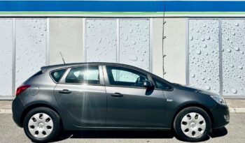 OPEL ASTRA J 1.6 Enjoy VEZ.SZERVIZKÖNYV-140eKM-KLIMA-TEMPOMAT-SÉRÜLÉSMENTES !! teljes