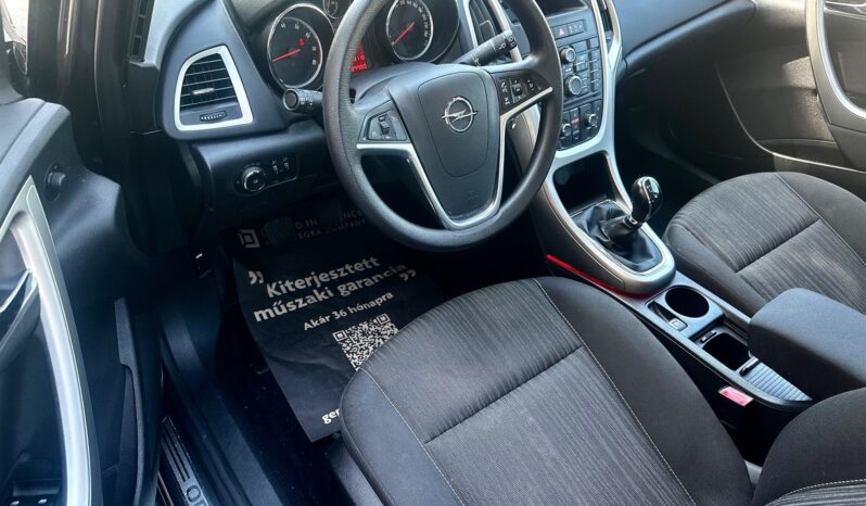 OPEL ASTRA J 1.6 Enjoy VEZ.SZERVIZKÖNYV-140eKM-KLIMA-TEMPOMAT-SÉRÜLÉSMENTES !! teljes