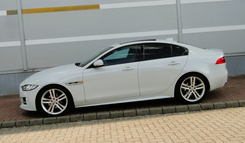 JAGUAR XE 2.0 l4D R-Sport (Automata) NAVI-KAMERA-F1-EL.TETŐ-VEZETÉSTÁMOGATÓ-Mo-i-1 ÉV GARANCIÁVAL!! teljes