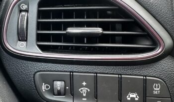 HYUNDAI I30 Fastback 1.4 T-GDi Premium MAGYAR-84eKM-KAMERA-CARPLAY-FÉLBŐR-ÜLÉSFŰTÉS-1TULAJ-GARANCIA! teljes