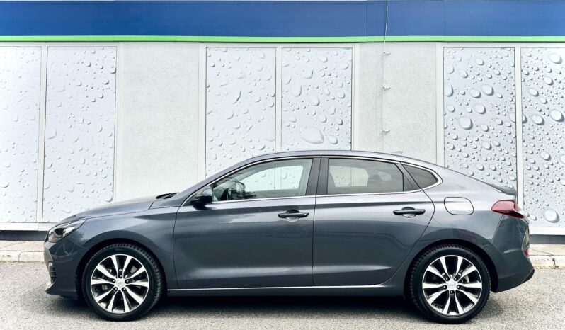 HYUNDAI I30 Fastback 1.4 T-GDi Premium MAGYAR-84eKM-KAMERA-CARPLAY-FÉLBŐR-ÜLÉSFŰTÉS-1TULAJ-GARANCIA! teljes