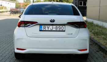 TOYOTA COROLLA Sedan 1.8 Hybrid Comfort Tech e-CVT KAMERA-ÜLÉSFŰTÉS-VEZETÉSTÁMOGATÓ-Mo-i-100eKm-1 ÉV GARANCIÁVAL!! teljes