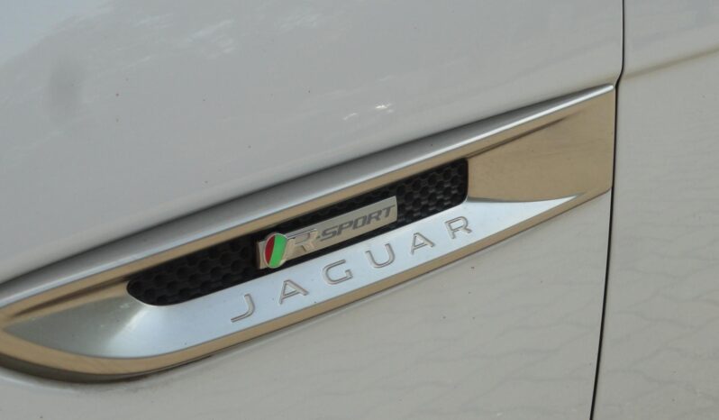 JAGUAR XE 2.0 l4D R-Sport (Automata) NAVI-KAMERA-F1-EL.TETŐ-VEZETÉSTÁMOGATÓ-Mo-i-1 ÉV GARANCIÁVAL!! teljes