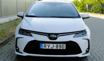 TOYOTA COROLLA Sedan 1.8 Hybrid Comfort Tech e-CVT KAMERA-ÜLÉSFŰTÉS-VEZETÉSTÁMOGATÓ-Mo-i-100eKm-1 ÉV GARANCIÁVAL!! teljes