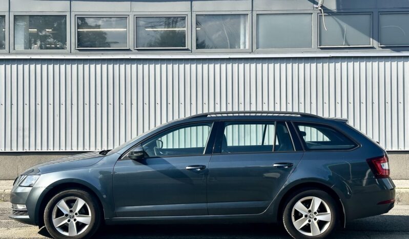 SKODA OCTAVIA Combi 1.6 CR TDI Style MAGYAR.VEZ.SZ.KÖNYV-DIGITKLÍMA-TEMPOMAT-TOL.RADAR-ÜLÉSFŰTÉS! teljes