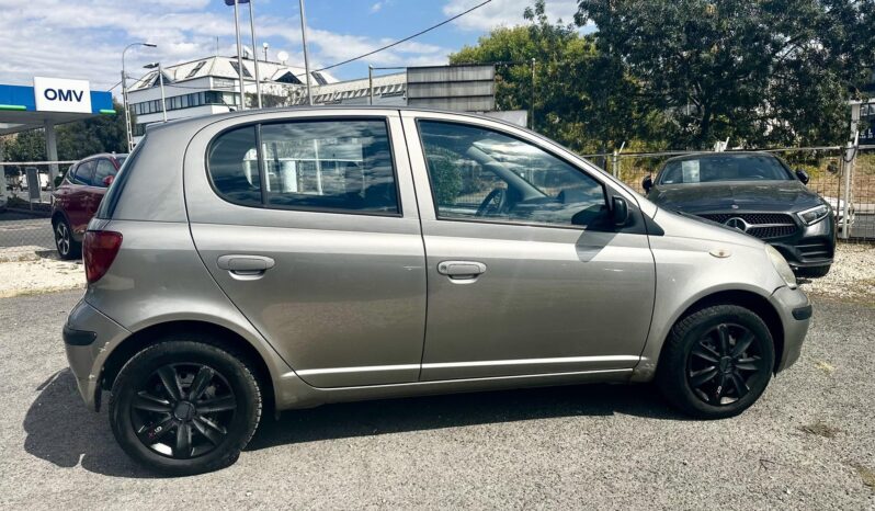 TOYOTA YARIS 1.0 Blue MAGYAR-GARANTÁLT KM-RENDSZERESEN SZERVIZELT-MŰSZAKI:2027.12-IG! teljes