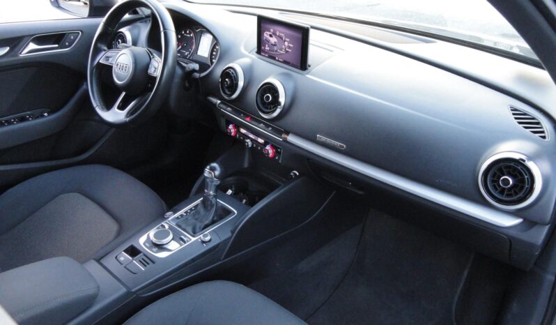 AUDI A3 Sportback 1.4 TFSI CoD Design S-tronic G-TRON teljes