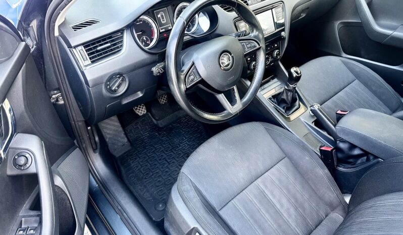 SKODA OCTAVIA Combi 1.6 CR TDI Style MAGYAR.VEZ.SZ.KÖNYV-DIGITKLÍMA-TEMPOMAT-TOL.RADAR-ÜLÉSFŰTÉS! teljes